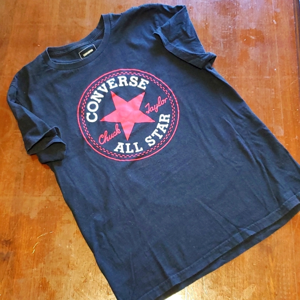 Converse xs T, black/red/white. A4.